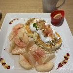 むさしの森珈琲 - フレッシュ白桃のサマーパンケーキ