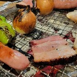 Shichirin Yaki Osakana Kuwaeta Doraneko - 