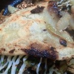 Okonomiyaki Yukiyoshi - 下の方の生地はまるでタコスの皮のよう