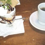 窯右衛門 - ミニパフェ(チョコ)、ブレンド珈琲。
