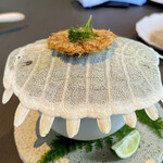 Auberge eaufeu - ◆udon
      信州玉葱の掻き揚げ 小松うどん スッポンのコンソメスープ ピパーチ（別名「島こしょう」）