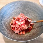 ACiD brianza - 酸と酸。すくったところ。食べていると少しずつラズベリーが溶けてくる感じもいい美味しい(*˘︶˘*).｡.:*♡