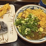 丸亀製麺 - 肉うどん。手作りなので仕上がりマチマチ