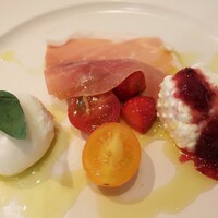 Cucina del NABUCCO - ・「カジュアルコース(¥2200)」のカプレーゼ。