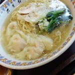 万葉軒 ワンタン麺&香港飲茶Dining - 名物海老入りワンタン麺（塩）