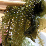 小料理きょうわ - そして牛の横にはうみぶどうが。プリプリで朝採れたもの。