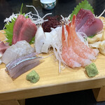 弥助寿司 - お刺身の盛り合わせ
