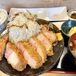 嬉嬉豚 とんかつ 「君に、揚げる。」(極) - 嬉嬉豚特上ロース定食1680円