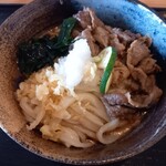 めん処 岡山 - 肉ぶっかけうどん冷(650円)
