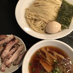 支那ソバ 小むろ - つけソバ880円+味玉120円+刻みﾁｬｰｼｭｰ150円