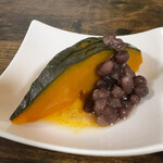 お食事処 だんらん日和 - 前菜：かぼちゃと小豆のいとこ煮