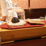 秋田牛鉄板焼 銀座五明 - タスマニア産黒トリュフ：４名でほぼ一個使い切った（凄）