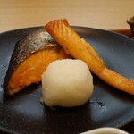 Oshiyokujidokoro Minato Mirai Shokudou - 銀鮭の西京味噌漬けと鮭ハラス焼き