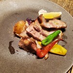 石の蔵 - 和豚もちぶた肩ロース燻し焼き　柚子胡椒