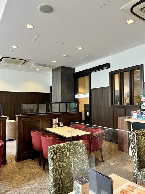 Kissa Shitsu Renoir Shinbashi Karasunokuchi Ten photo 4