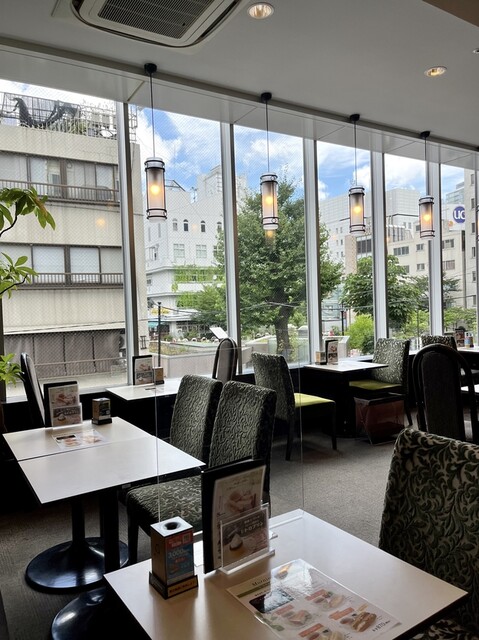 Kissa Shitsu Renoir Shinbashi Karasunokuchi Ten photo 5