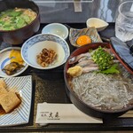 Ajidokoro Oomori - 生シラスとイワシ刺身の親子丼