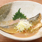 Melt-to-the-heart mackerel stew in miso