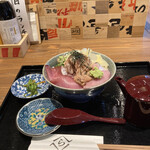 Hokkaidou Robata Ezora - 漁師のまかない丼