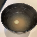 甑 - かなり薄味の味噌汁(^^)