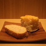 RISTORANTE IL NODO - ライ麦パンと自家製フォカッチャ