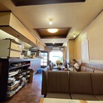 とも - テーブル席