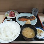 季節料理 魚竹 - 銀鮭焼セットなかおち
