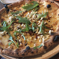 レークハウス - とうもろこしとモッツアレラチーズのピッツァ