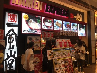 RAMEN EXPRESS 博多一風堂 - 店舗の様子