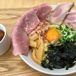 内湾の麺食堂 いちりん - TK（卵かけ）ざる中華（肉盛りトッピング）。1150円。