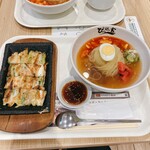ぴょんぴょん舎オンマーキッチン - 料理写真:盛岡冷麺とネギニラチヂミ