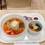 Pyompyonsha ommakicchin - 盛岡冷麺＋ミニピビンパセット