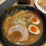 金澤濃厚豚骨ラーメン 神仙 - 