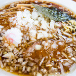 八王子ラーメン あじたつ - チャーシューめん、750円＋玉ねぎ増量50円。