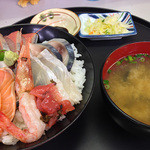 海鮮市場　摩季詩 - 本日も海鮮丼