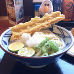 丸亀製麺 - ちくわ天 すだちおろし冷かけ（並）
            ネギはセルフにて