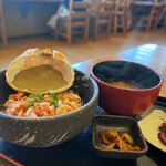 かに八代 れんが亭 - 香住ガニ丼は味噌汁付¥1,650