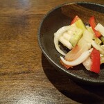 焼鶏 かかし - ピクルス。これがいいの。