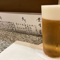手料理 右近 - ビールで乾杯　薄いグラスで飲むとより美味しい