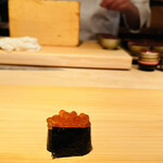 鮨 尚充 - 出始めのイクラ