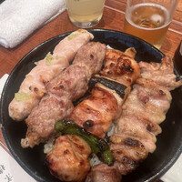 伊勢廣 京橋本店 - 四本丼
