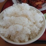 かあちゃん - てんこ盛りのご飯。これでも少し足りないくらい。