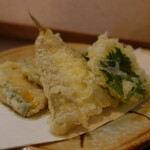 Teuchi Soba Sakae An - なす、ししとう、カボチャ、大葉、きすの天ぷら