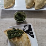 La Rey Empanada - エンパナーダ4つ買うと無料で貰えるチュミチュリソース(単品販売200円)