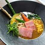 じょん'sキッチン - アスパラとベーコンのスープカレー