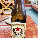 盛岡食堂 - 瓶ビールはサッポロラガービールの中瓶