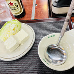 盛岡食堂 - ホルモン鍋
            追加用のキャベツ･豆腐