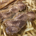 仙台中華そば 銘店嘉一 - コリコリ食感のチャーシュー。