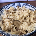 仙台中華そば 銘店嘉一 - 鶏の旨味タップリの鶏飯。