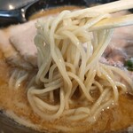 米子丿貫 - 麺は中細